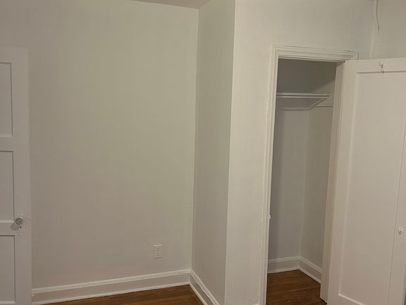 3rd image of 4114 Woodhaven Ave Unit 2