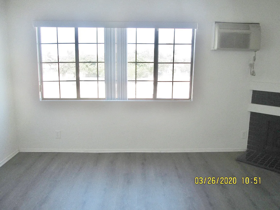 Lido Apartments - 5105 Inglewood Blvd — Photo 2