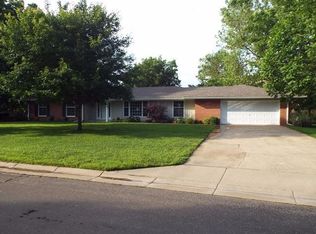 1702 Beekman Pl, Abilene, KS 67410