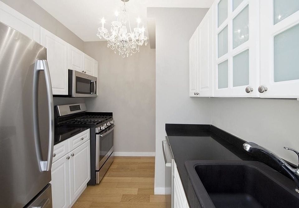 1st image of 1 West St APT 3101