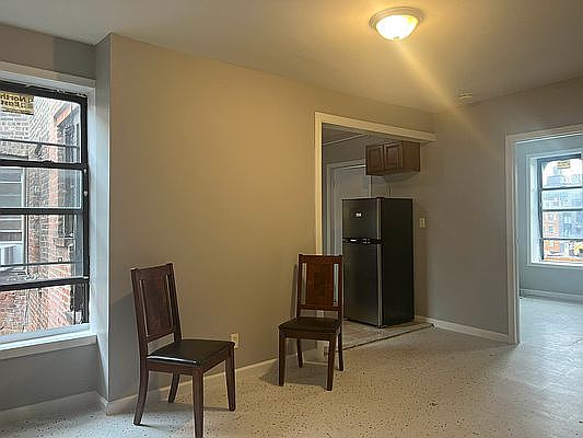 3rd image of 234 E 116th St APT 27