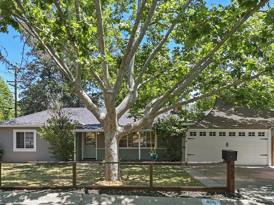 855 Cumberland Dr