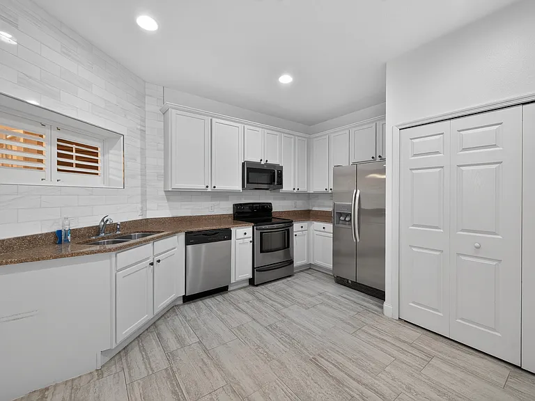 3641 Titanic Cir #1 — Photo 2