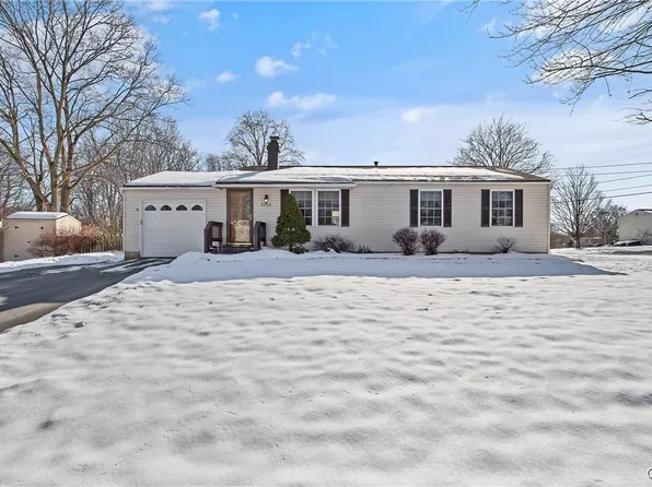 2286 Crego St, Baldwinsville, NY 13027