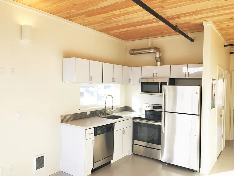 611 E Howell St #502 — Photo 5
