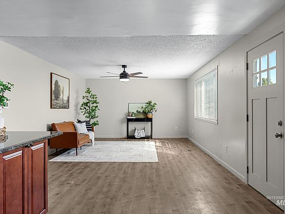 5th image of 211 Randolph Ave