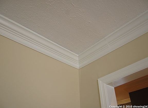 Detail - Crown Molding