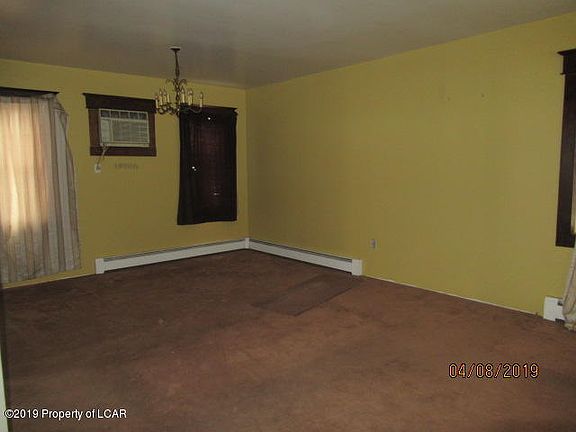 2nd image of 812 N Lincoln Ave