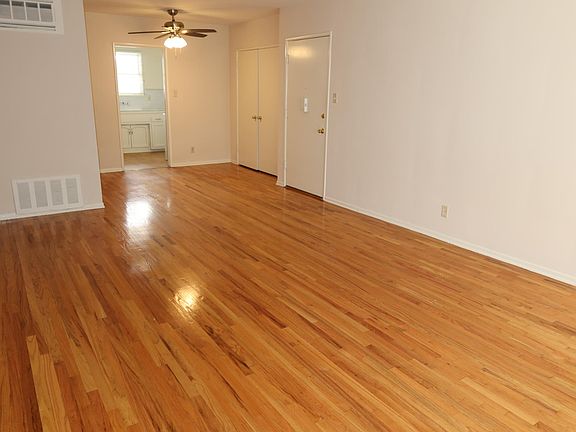 3rd image of 1027 S Wooster St APT 6