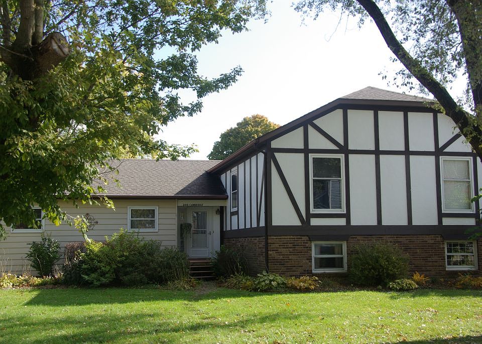 1st image of 2818 Cambridge St