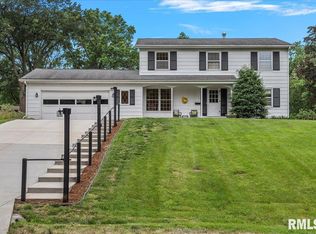 14 Wildwood Rd, Leland Grove, IL 62704