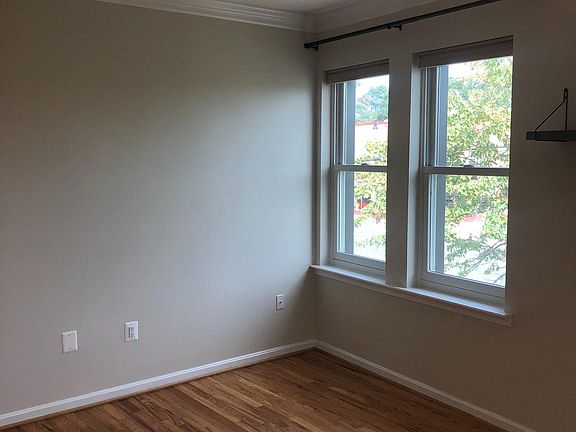 5th image of 2732 Washington Blvd #1