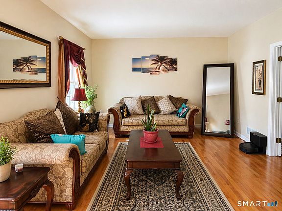 5th image of 80 Ridgecrest Drive