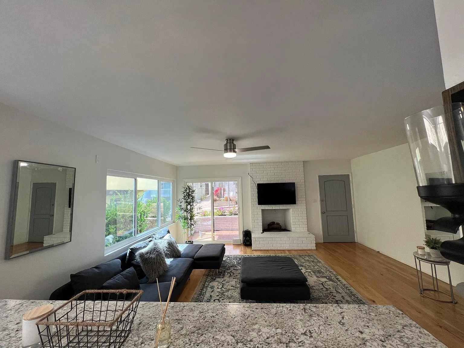 520 Manhattan Beach Blvd — Photo 3