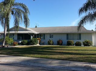 805 Rickenbacker Dr, Sun City Center, FL 33573