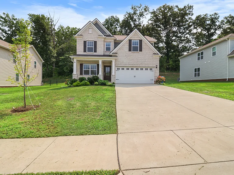1055 Ross Farms Blvd — Photo 2