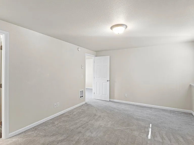 Bayshore Vista Apartments — Photo 16