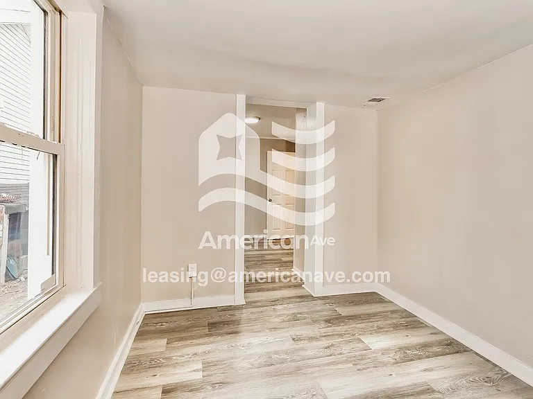 699334_005_dining_room_13788439.jpg