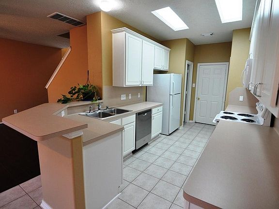 5th image of 14310 Mirkwood Ln