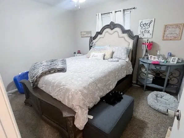 908 E Market St APT 5A, Warrensburg, MO 64093