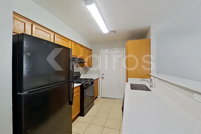 4 bed, 2.0 bath, 1323 sqft, $1,495 — Photo 4