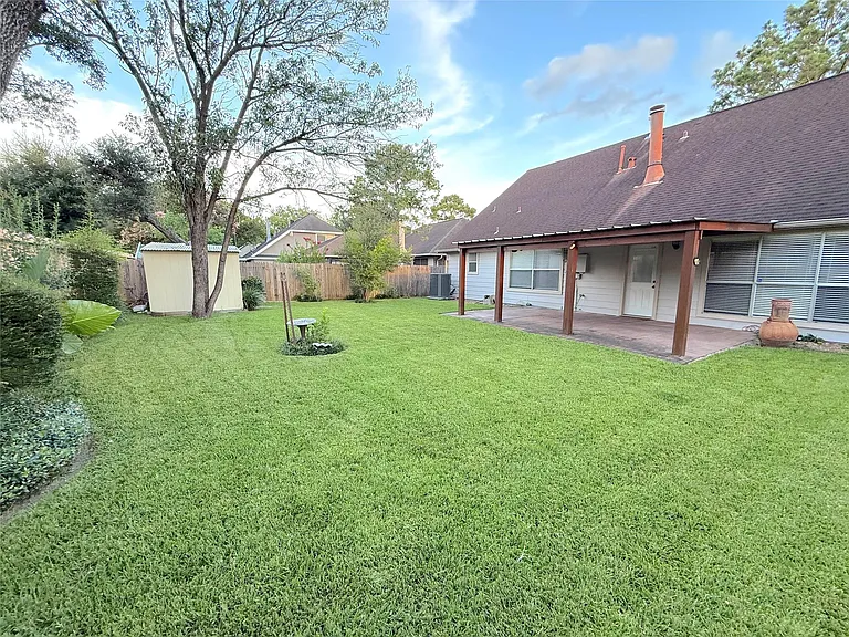 9510 Strawgrass Dr — Photo 14