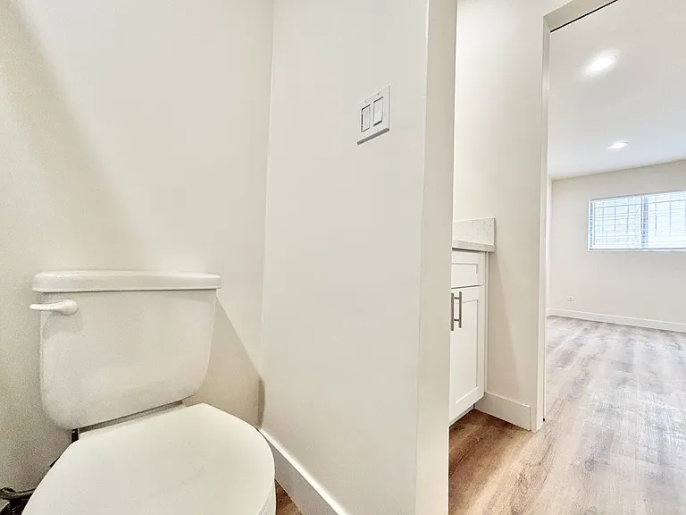 1784 N Sycamore Property — Photo 15
