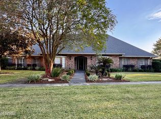 3020 Lake Palourde Dr, Morgan City, LA 70380