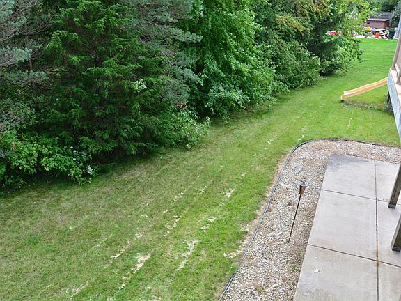 5th image of W181N6040 Jackson Dr