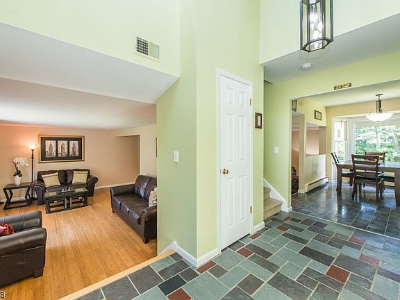 5th image of 5 Woodside Ave