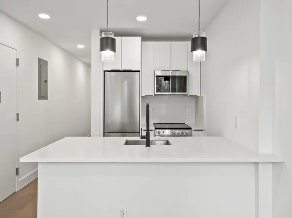 33 Park Place image 3 of 9