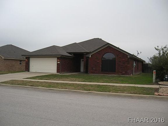 3rd image of 2600 Wisteria Ln