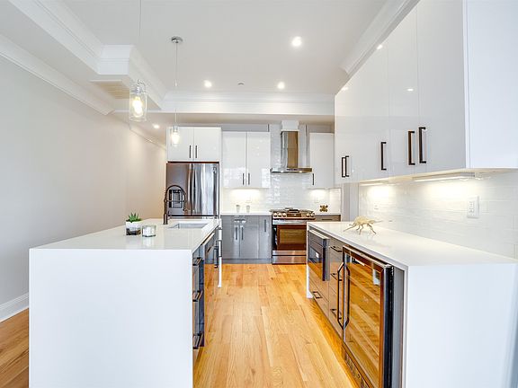 4th image of 3305 Pleasant Ave #2