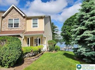 146 White Pines Dr, Greentown, PA 18426