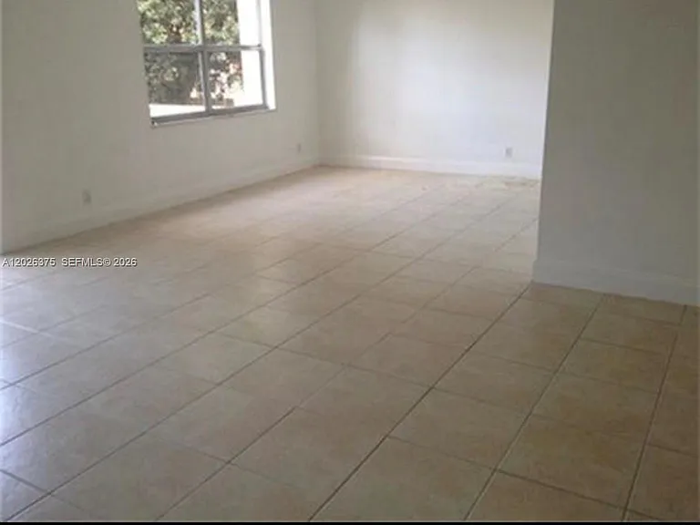 18101 NW 68th Ave #D202 — Photo 5