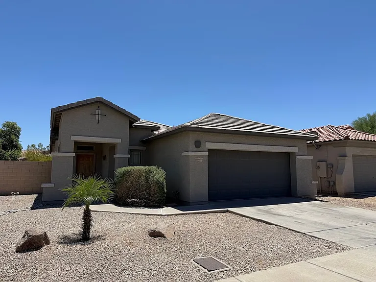 9401 W Berkeley Rd — Photo 1
