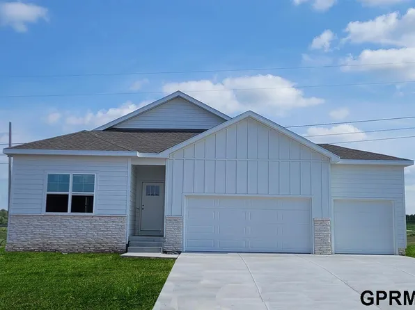 6423 Harvest Dr, Bellevue, NE 68157