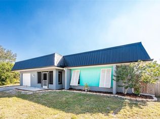 121 Cambridge Dr NW, Port Charlotte, FL 33952