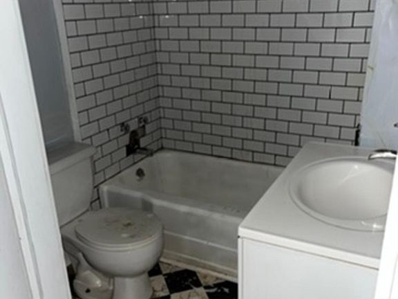 4th image of 1447 Park St