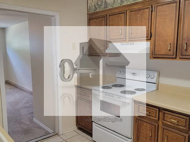 8146 Treetop Ln — Photo 6