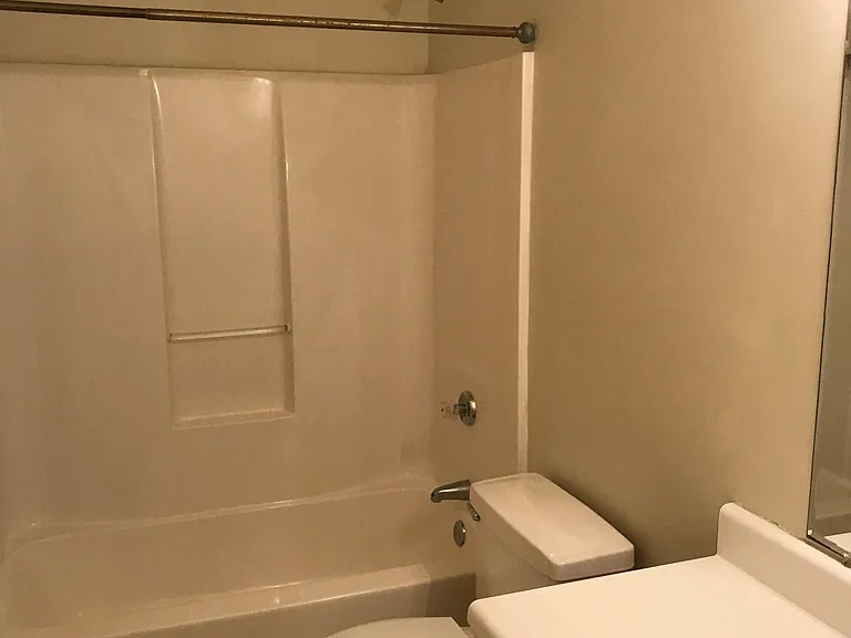 3326 N Barrett St #B — Photo 12