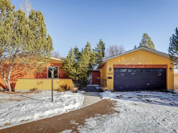 5432 E Silverdale Dr NW, Calgary, AB T3B 3M8