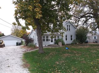 906 S Center St, Geneseo, IL 61254