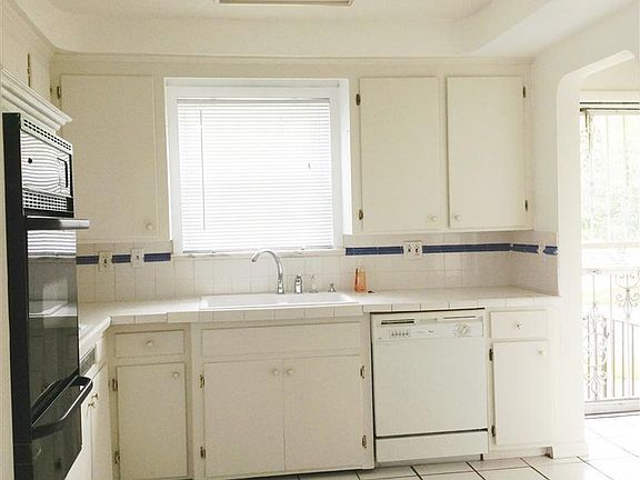 3rd image of 17429 Scottsdale Blvd