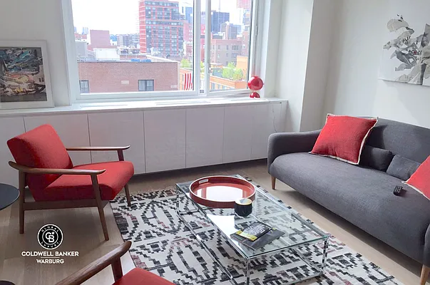 Rented by Coldwell Banker Warburg | media 7