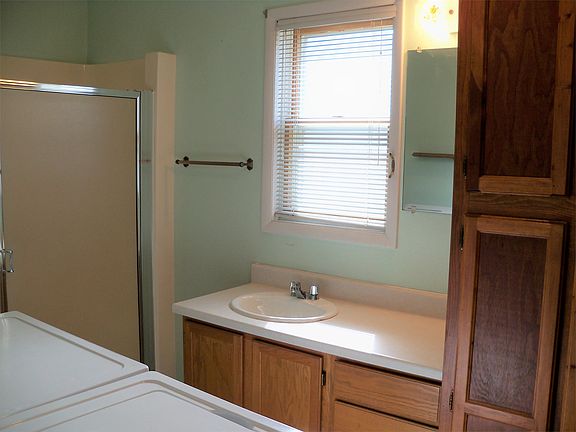5th image of 1703 Alderson Ave