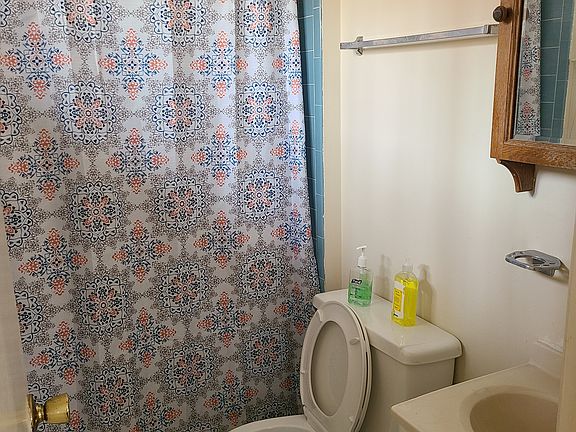 3rd image of 4715 Iris Pl