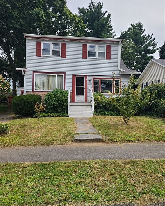 2nd image of 211 Roosevelt Rd