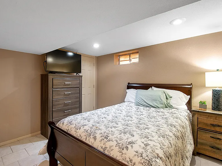 531 S Volutsia Ave — Photo 14