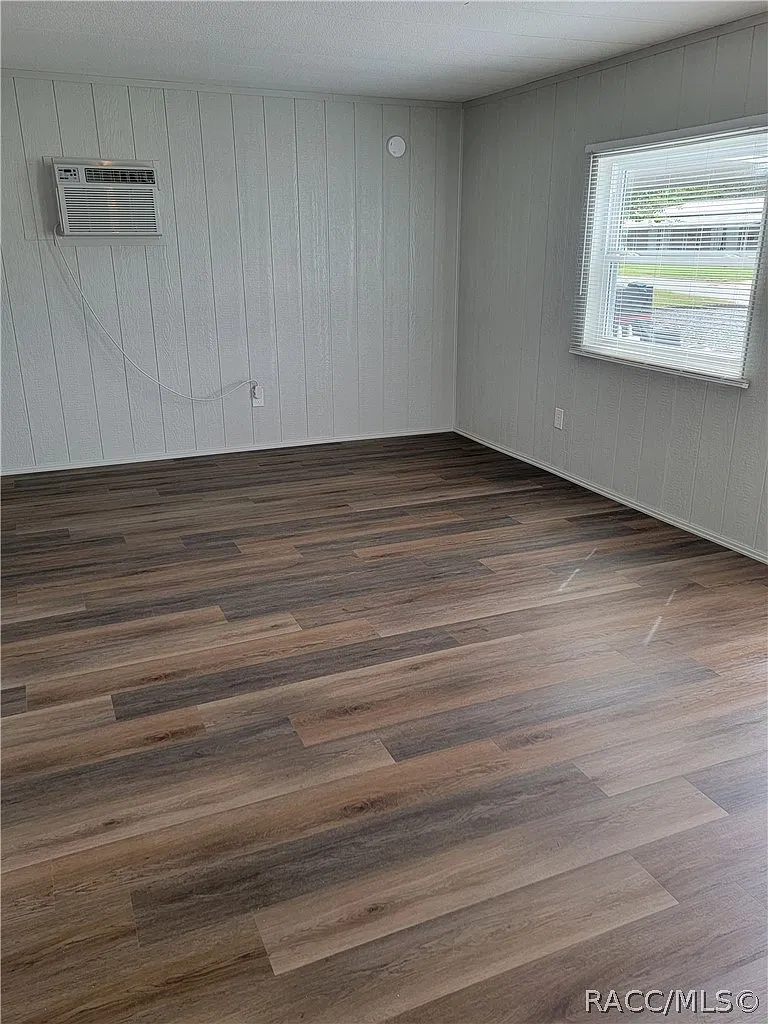 1 bed, 1.0 bath, 888 sqft, $1,100 — Photo 3